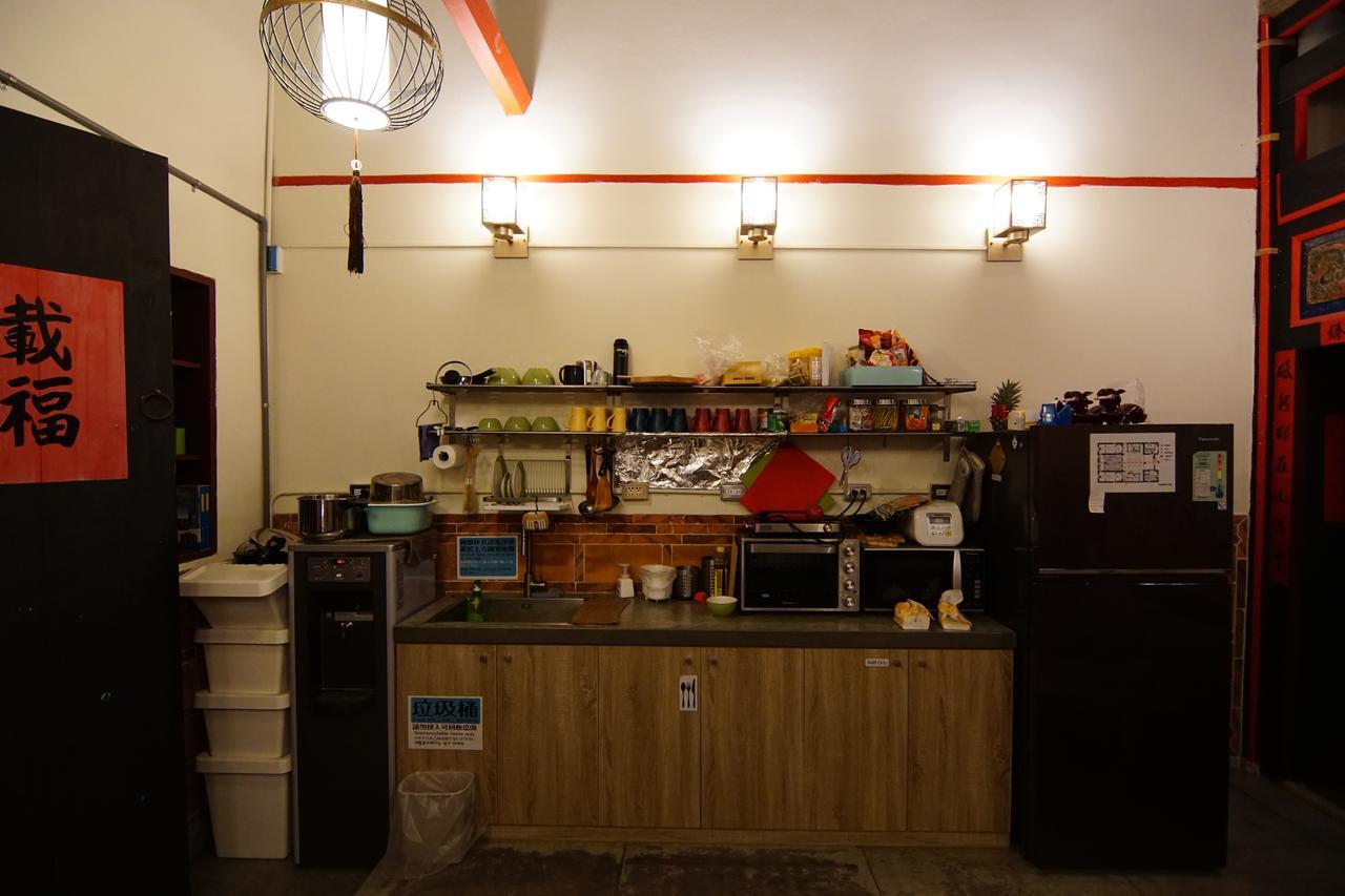 Beishan Old Western Style Hostel Jinning Екстериор снимка