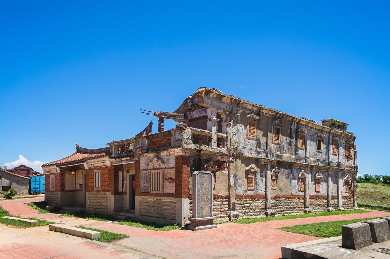 Beishan Old Western Style Hostel Jinning Екстериор снимка